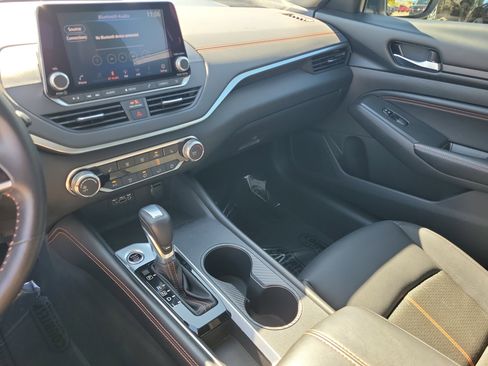 Used 2021 Nissan Altima 2.5 SR w/ SR Premium Package image 32