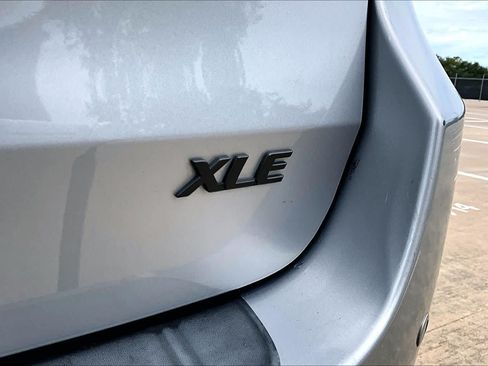 Used 2013 Toyota Sienna XLE FWD image 8