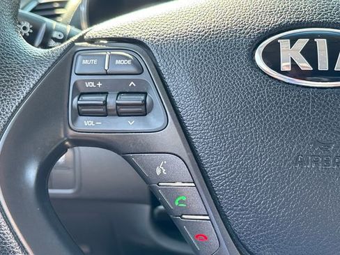 Used 2018 Kia Forte LX image 17
