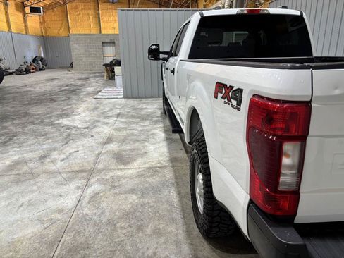 Used 2022 Ford F250 XL w/ Power Equipment Group AWD/4WD image 9