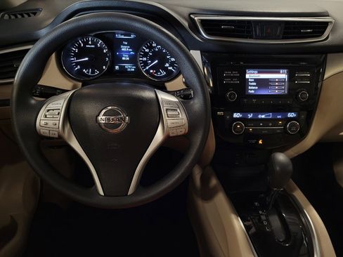 Used 2016 Nissan Rogue SV FWD image 22