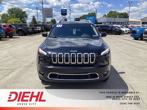 Used 2017 Jeep Cherokee Limited AWD/4WD image 2