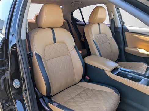 Used 2021 Nissan Sentra SV w/ SV Premium Package FWD image 19