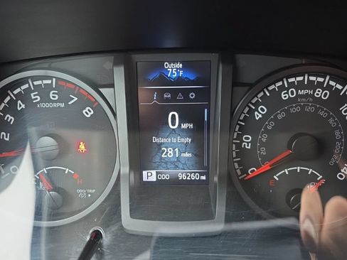 Used 2022 Toyota Tacoma SR AWD/4WD image 13