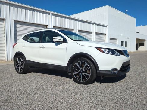 Used 2017 Nissan Rogue Sport SL w/ SL Premium Package image 3