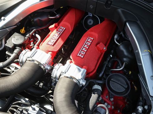 Certified 2021 Ferrari Roma image 17