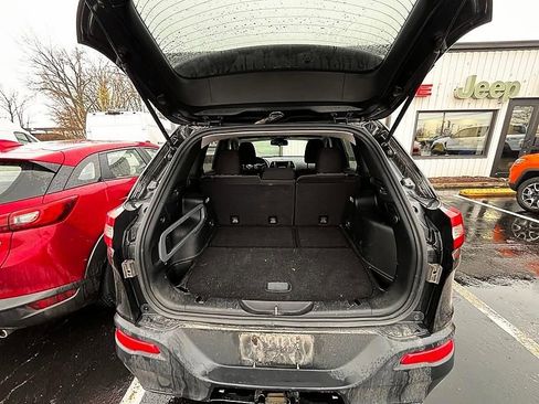 Used 2014 Jeep Cherokee Latitude AWD/4WD image 10