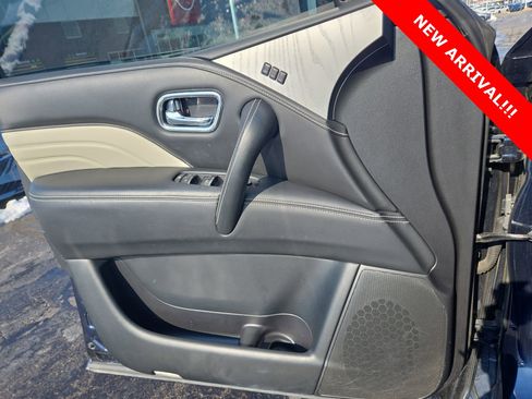 Used 2019 INFINITI QX80 Limited w/ All-Season Package image 11