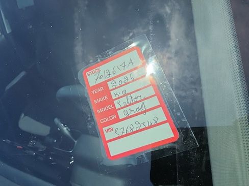 Certified 2025 Kia Seltos S FWD image 9
