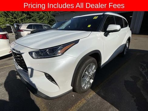 Used 2023 Toyota Highlander Limited AWD/4WD image 1