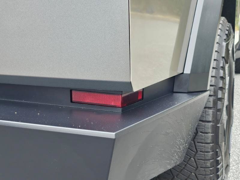 Used 2024 Tesla Cybertruck AWD Crew Cab image 32