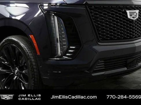 Certified 2026 Cadillac Escalade ESV Platinum Sport AWD/4WD image 36