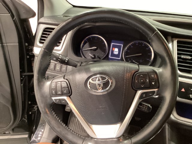 Used 2018 Toyota Highlander Limited Platinum AWD/4WD image 26