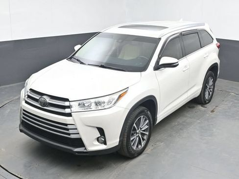 Used 2018 Toyota Highlander XLE FWD image 15