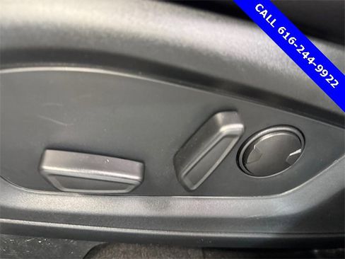 Used 2023 Ford Explorer XLT w/ Equipment Group 202A image 23