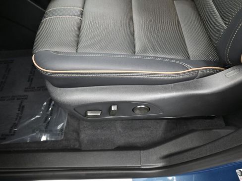 Used 2025 Chevrolet Traverse High Country FWD image 16