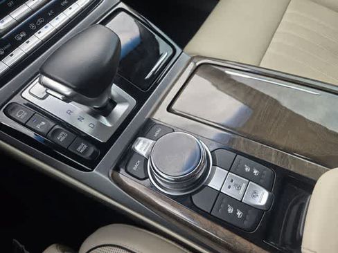 Used 2017 Genesis G90 3.3T Premium RWD image 17