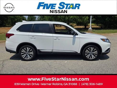 Used 2020 Mitsubishi Outlander ES FWD image 14