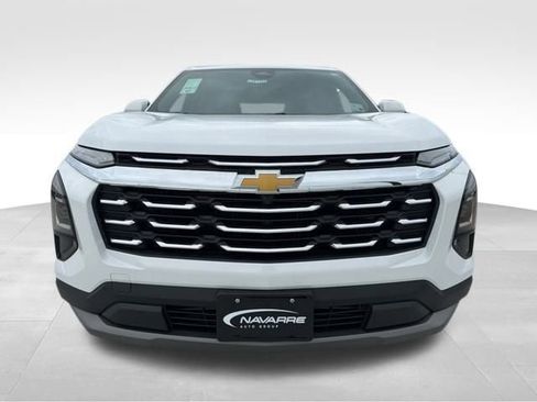 New 2026 Chevrolet Equinox LT w/ Convenience Package II AWD/4WD image 3