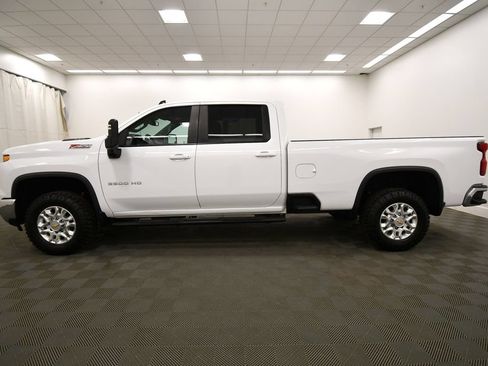 Used 2024 Chevrolet Silverado 3500 LT w/ Convenience Package AWD/4WD image 4