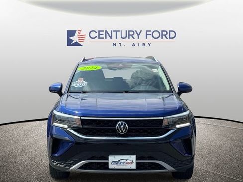 Used 2024 Volkswagen Taos SE FWD image 6