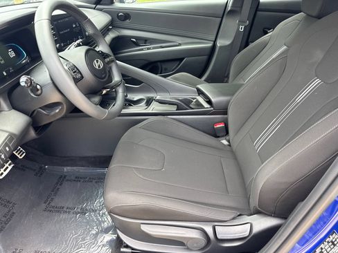 Used 2025 Hyundai Elantra Sport FWD image 9