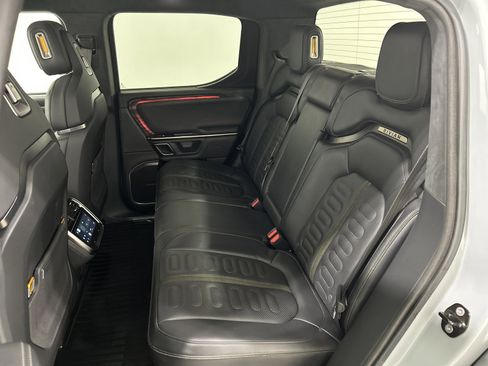 Used 2022 Rivian R1T Adventure image 21