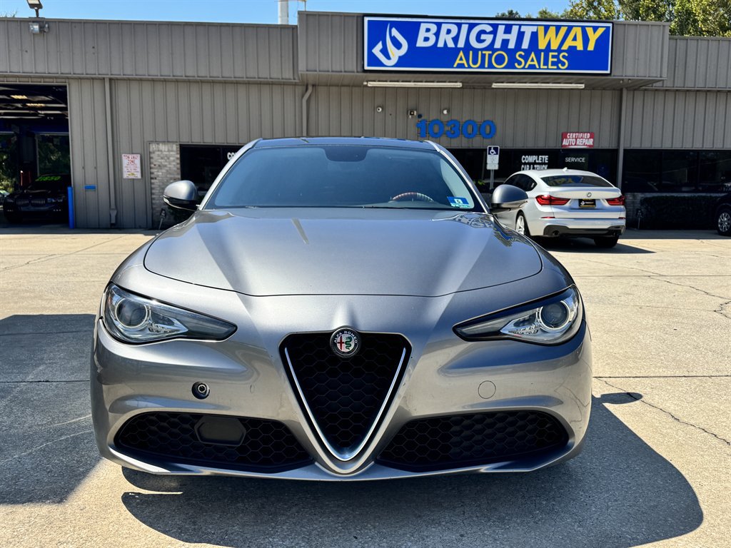 Used 2019 Alfa Romeo Giulia AWD image 4