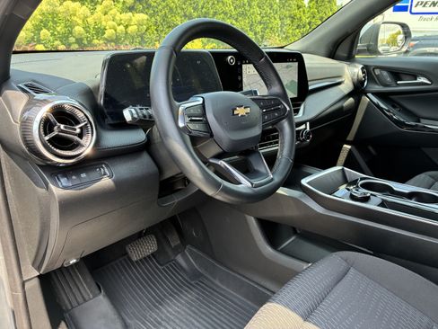 Used 2026 Chevrolet Equinox LT w/ LPO, Floor Liner Package FWD image 22