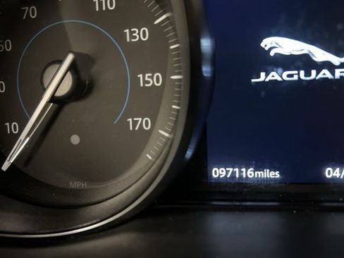 Used 2019 Jaguar F-PACE Premium AWD/4WD image 29