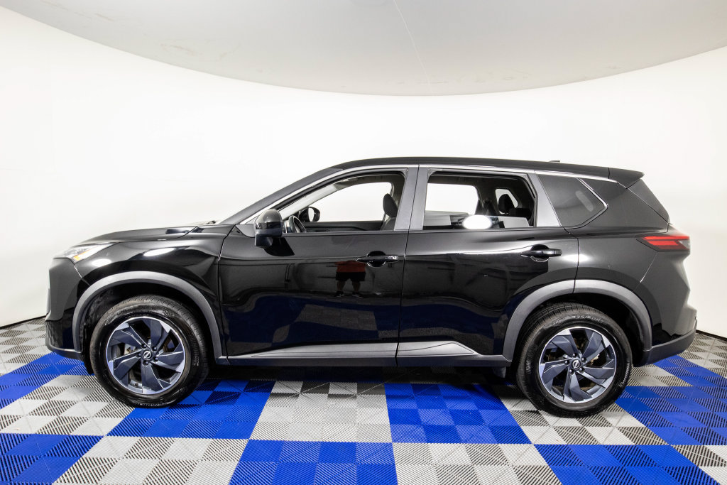 Used 2025 Nissan Rogue SV FWD image 9