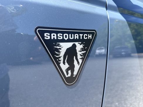 Used 2025 Ford Bronco 4-Door w/ Sasquatch Package AWD/4WD image 12