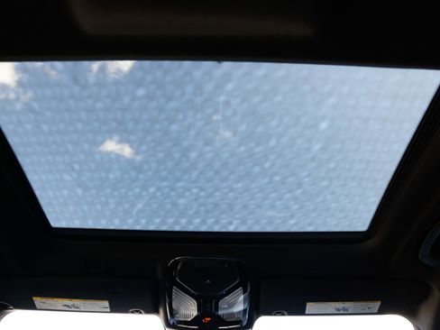 Used 2019 BMW 540i xDrive w/ M Sport Package image 28