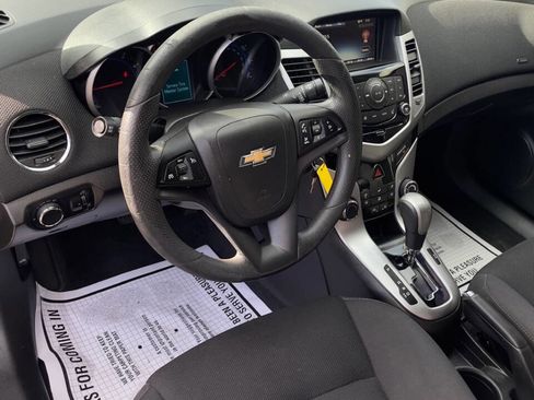 Used 2016 Chevrolet Cruze LT image 10