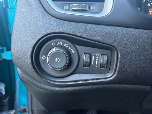 Used 2020 Jeep Renegade Latitude image 11