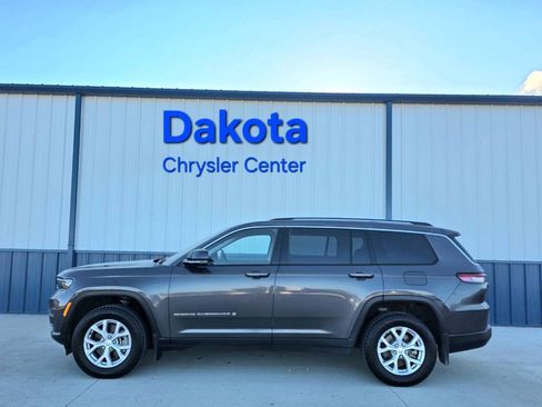 Used 2023 Jeep Grand Cherokee L Limited w/ Luxury Tech Group II AWD/4WD image 1