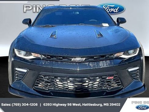 Used 2018 Chevrolet Camaro SS image 3