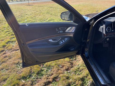 Used 2015 Mercedes-Benz S 550 4MATIC Sedan image 18