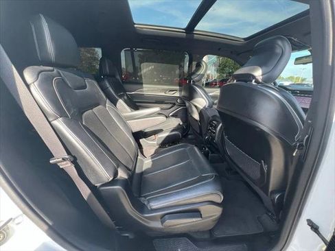 Certified 2021 Jeep Grand Cherokee L Overland w/ Luxury Tech Group IV AWD/4WD image 18