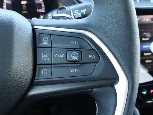 New 2026 Jeep Grand Cherokee Altitude AWD/4WD image 28