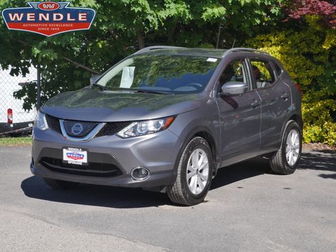 Used 2019 Nissan Rogue Sport SV w/ Technology Package AWD/4WD image 1
