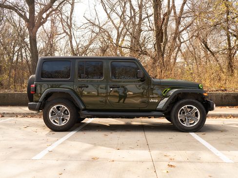 Used 2021 Jeep Wrangler Unlimited Sahara w/ LED Lighting Group image 10
