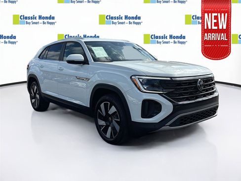 Used 2025 Volkswagen Atlas Cross Sport SE FWD image 1