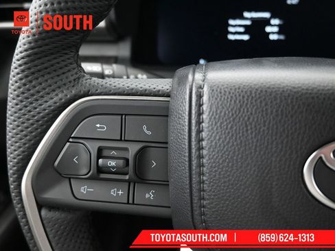 Used 2025 Toyota Tacoma Limited image 20