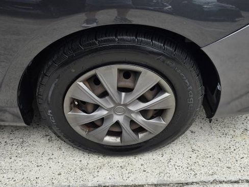 Used 2010 Toyota Corolla LE FWD image 12