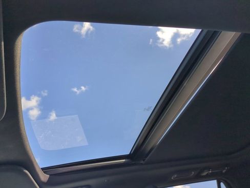 Used 2024 Lincoln Navigator L Premiere image 20