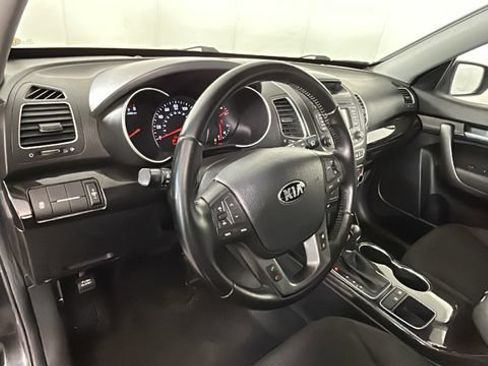 Used 2014 Kia Sorento LX FWD image 13