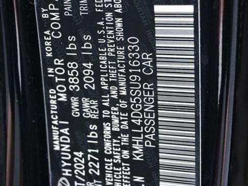 Used 2025 Hyundai Elantra SE FWD image 42