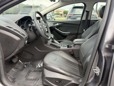 Used 2014 Ford Focus Titanium FWD image 17