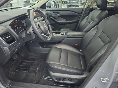 Used 2024 Nissan Rogue SL w/ SL Premium Package image 17